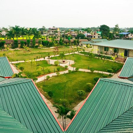 Hotel Greenland Safari Sauraha Exterior foto